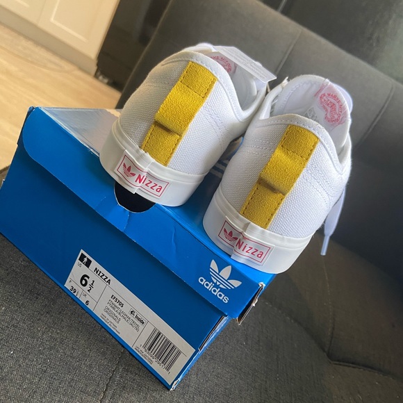 Adidas - Picture 5 of 5